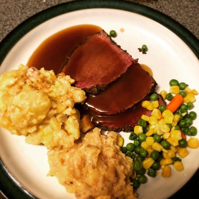 More spiced beef indoctrination.. with left over cheesy potato & garlic potatoes from @pauline.browne.399