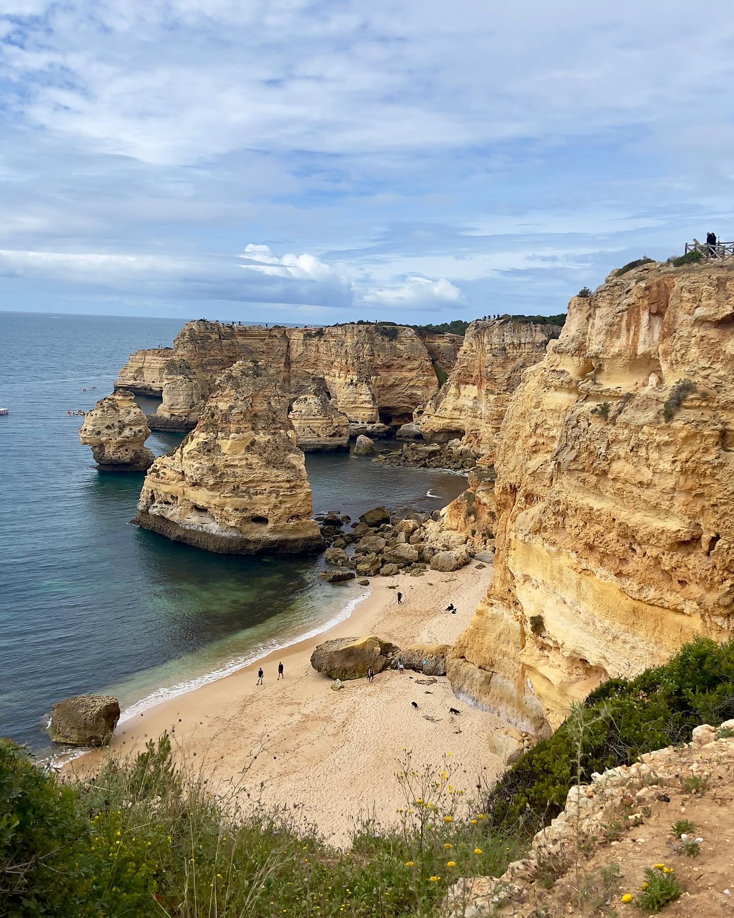 Praia da marinha..